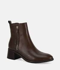 Brown boots for women